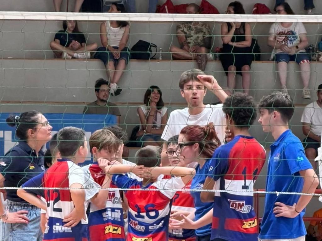 Squadra giovanile in cerchio